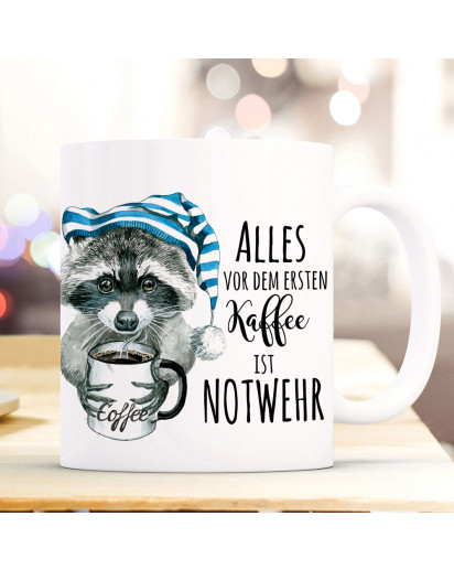 Tasse Becher Waschbär mit Kaffeetasse Schlafmütze & Spruch Alles vor dem ersten Kaffee ist Notwehr Kaffeebecher Geschenk ts1112