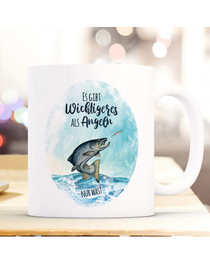 Tasse Becher Kaffeetasse Meerforelle Lachsforelle Fisch Spruch Es gibt Wichtigeres als angeln Kaffeebecher Geschenk Spruchbecher ts968