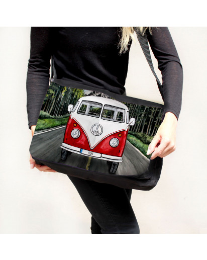 Schultertasche Schultasche Tasche Umhängetasche roter Bulli Bus Front vorne auf Straße Roadtrip tsu74