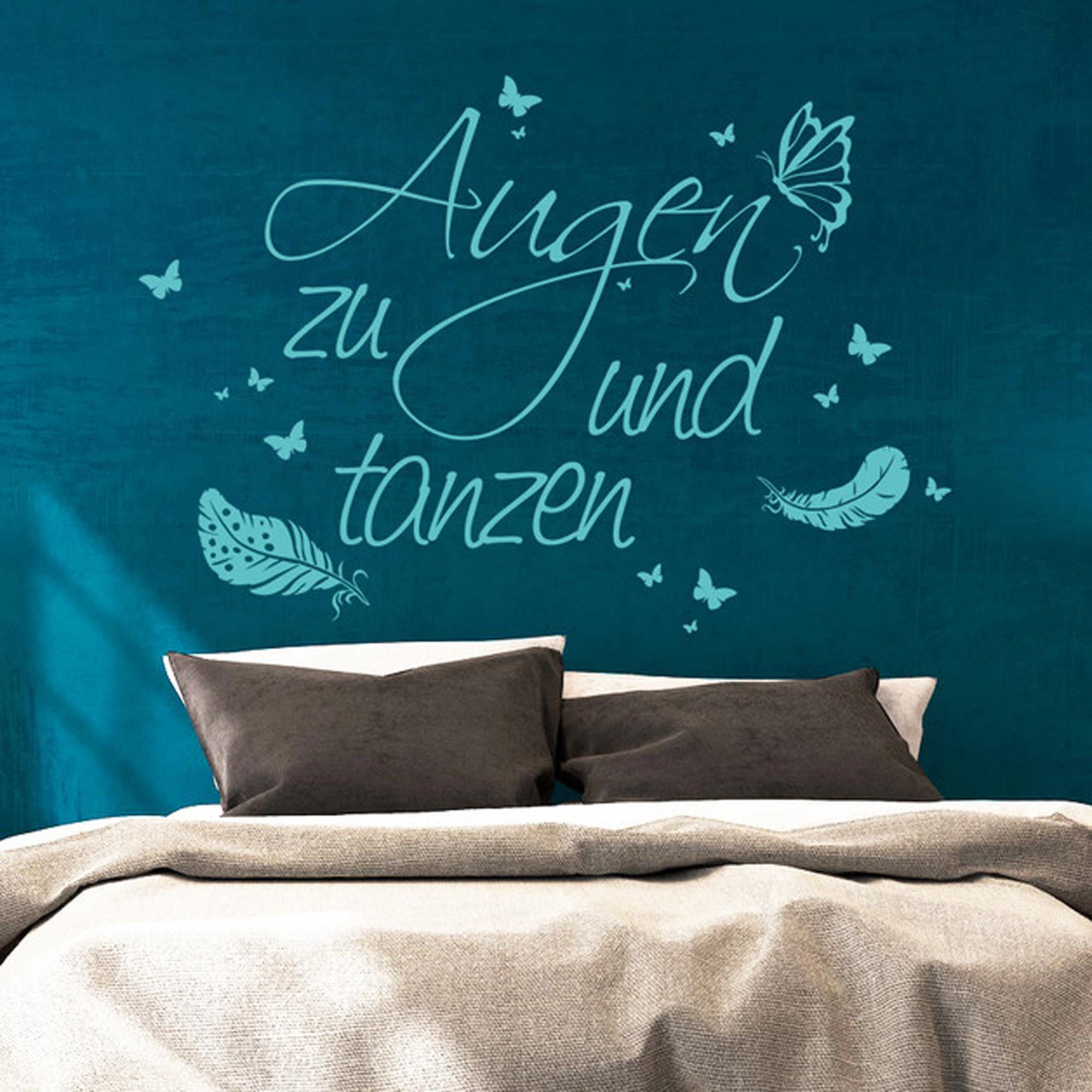 Wandtattoo Spruch Augen zu und tanzen mit Federn und Schmetterlingen