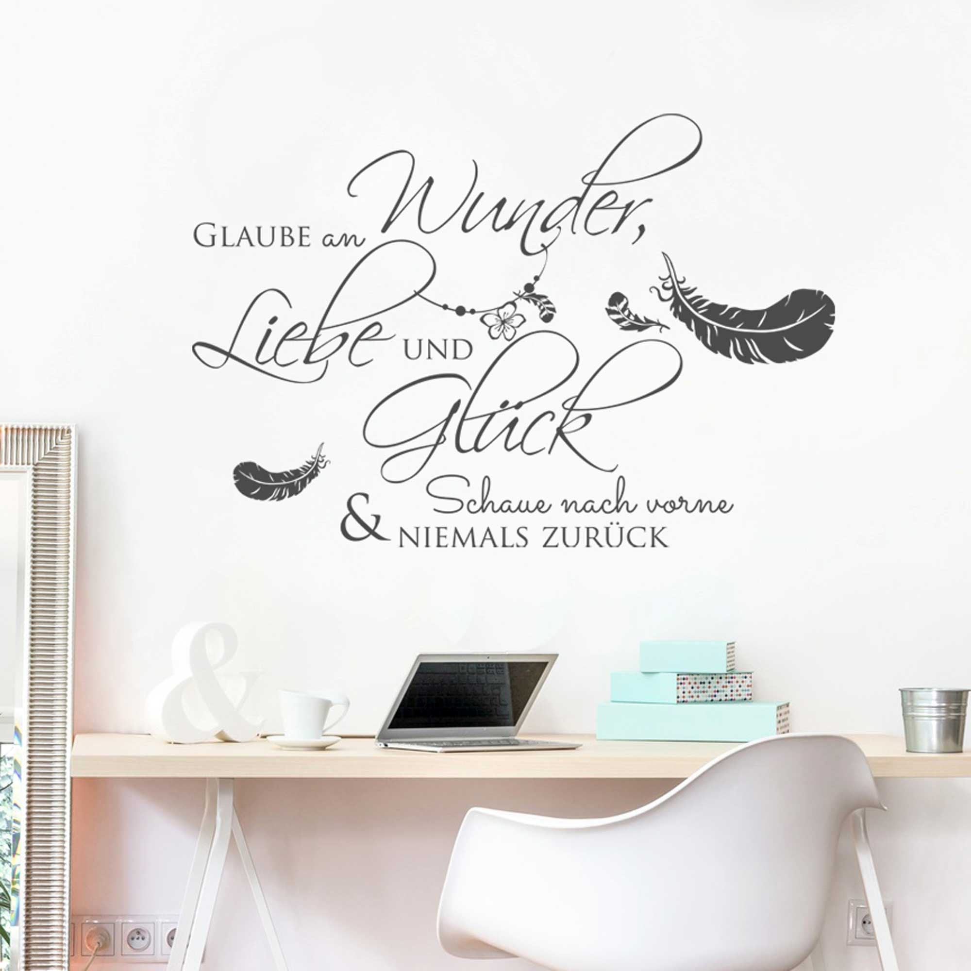 Wandtattoo Zitat Spruch Glaube an Wunder Liebe und Glück... mit Federn