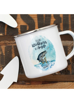 Emaille Becher Camping Tasse Meerforelle Lachsforelle Fisch Spruch Es gibt Wichtigeres als angeln Kaffeetasse Geschenk Spruchbecher eb381