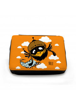 Gefüllte Federtasche fliegender Vogel Birdforce mit Wolken und Wunschnamen filled pencil case flying bird bird force with clouds and custom name fm054