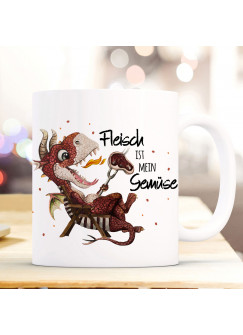 Tasse Becher kleiner Drache im Liegestuhl & Spruch Fleisch ist mein Gemüse Kaffeebecher Geschenk Spruchbecher ts1007