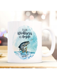 Tasse Becher Kaffeetasse Meerforelle Lachsforelle Fisch Spruch Es gibt Wichtigeres als angeln Kaffeebecher Geschenk Spruchbecher ts968