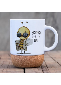 Tasse Becher Keramiktasse mit Kork Korktasse Imker Biene Bienchen Bee mit Wunschname Name Kaffeepott Kaffeebecher Kaffeetasse Geschenk tsk18