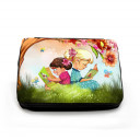 Gefüllte Federtasche Kinder auf Wiese im Sommer mit Schmetterlingen und Baum filled pencil case children in summer with butterflies and tree fm045